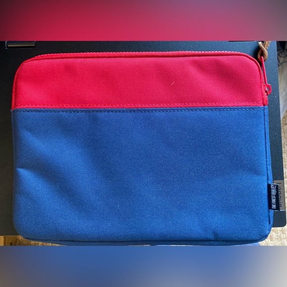 Herschel padded mobile iPad case tablet kindle nook 10" x 8" blue red canvas - Picture 2 of 5